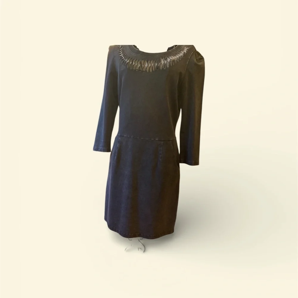 GUESS Designer dress. Chic Modern style - Picture 3 of 7